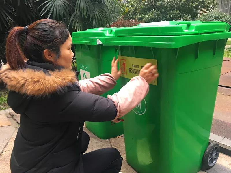 街道分類(lèi)垃圾桶