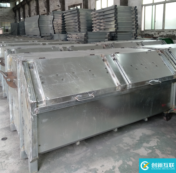 廠家加工垃圾收集箱垃圾轉(zhuǎn)運(yùn)箱排好隊(duì)等待裝車(圖4)
